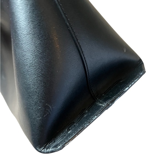 Yves Saint Laurent Monogram Black in Leather Tote Bag - Picture 10 of 12